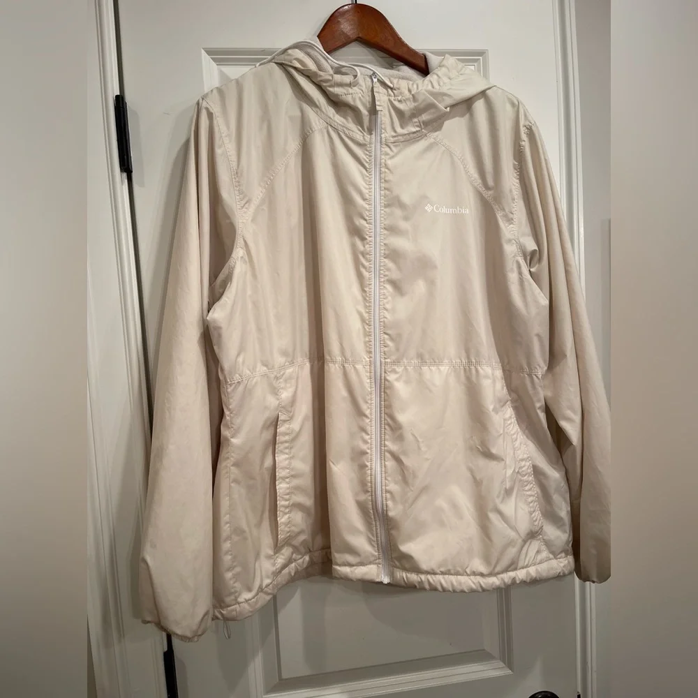 Columbia Off-White Hooded Jacket XL